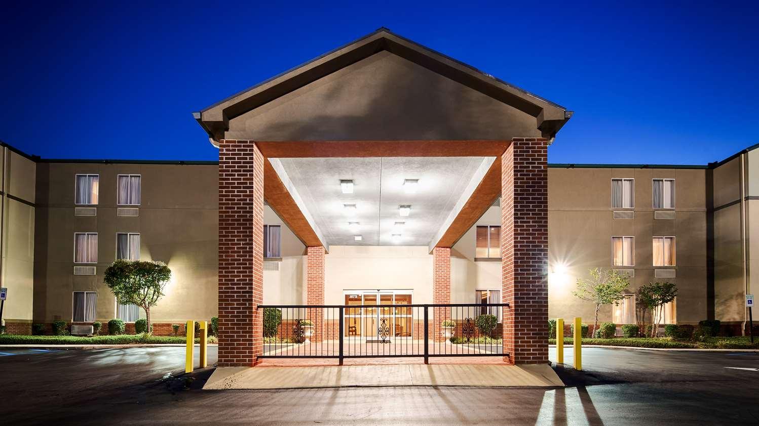 베스트웨스턴 플러스 러셀빌 호텔 앤 스위트 Russellville 외부 사진